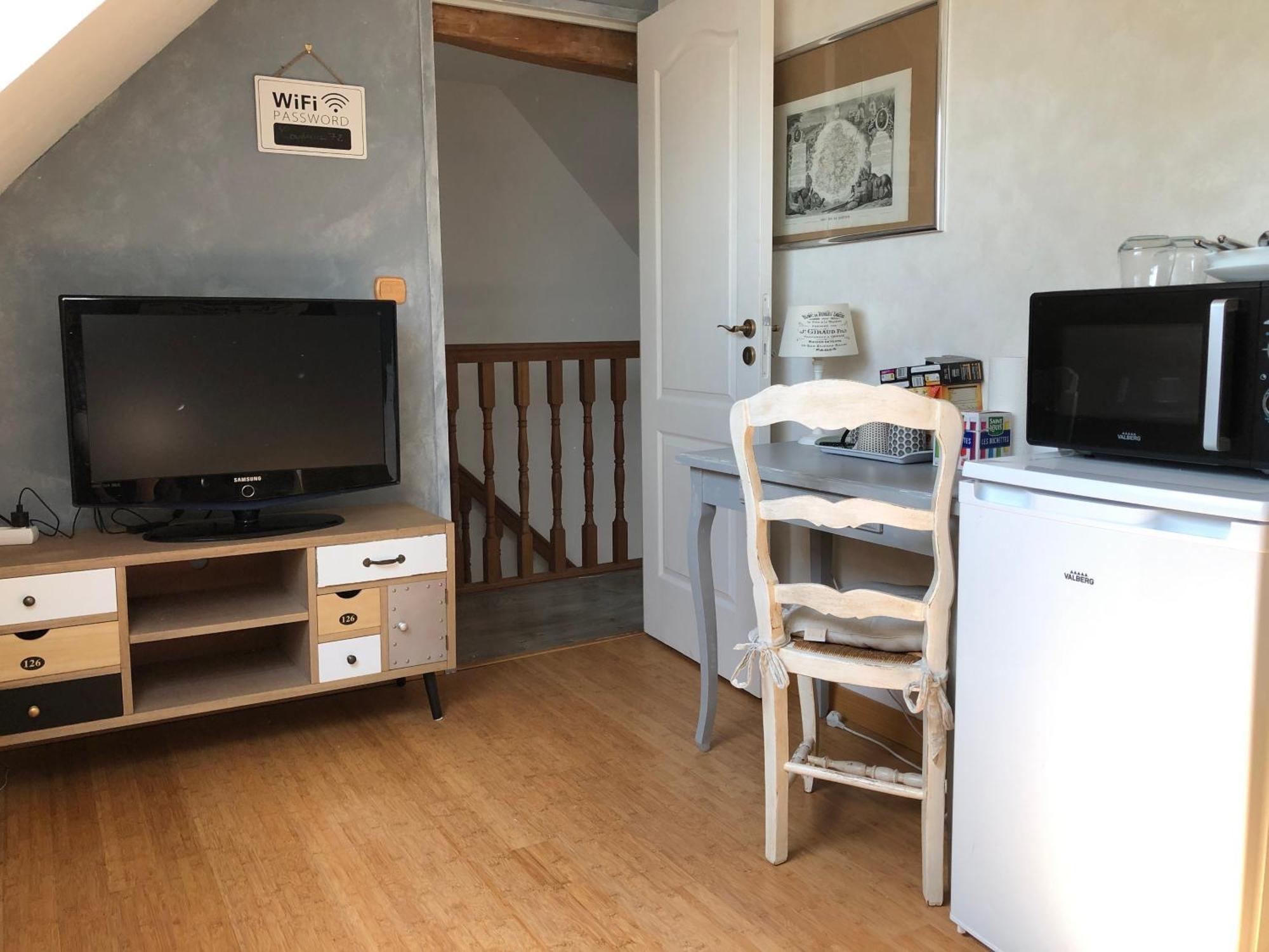 Chambre Double Avec Sdb Privee Au Milieu Des Champs Apartamento Teloché Exterior foto